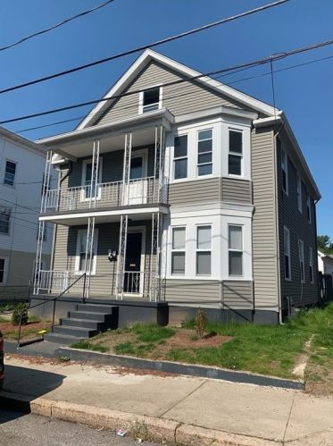 99 Chester St, Woonsocket, RI 02895-1311