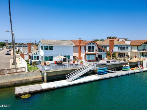 2330 Jamestown Ln, Oxnard, CA 93035-3753