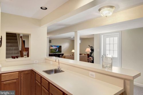 916 Brick Mnr Cir, Silver Spring MD 20905-3819 exterior