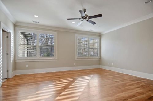 3896 Flowerland Dr, Atlanta GA exterior