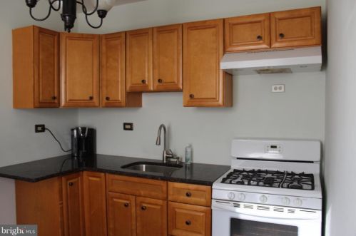 6705 Glenloch St, Philadelphia PA 19135-2224 exterior