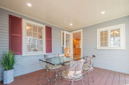 544 Quinobequin Rd, Newton MA 02468-2129 exterior