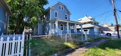 9 Spring St, Milford, CT 06460-5052