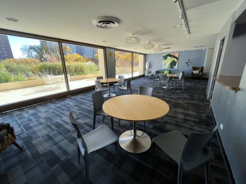 4343 Clarendon Ave, Chicago IL  60613-2698 exterior