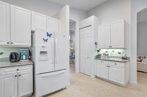 6998 Great Fls Cir, Boynton Beach FL 33437-3998 exterior