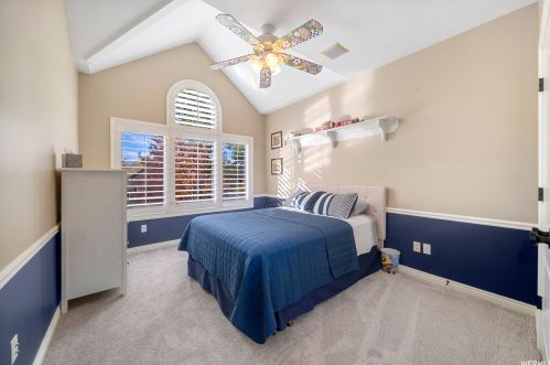 8029 Hunters Mdw Cir, Sandy UT 84093-6289 exterior