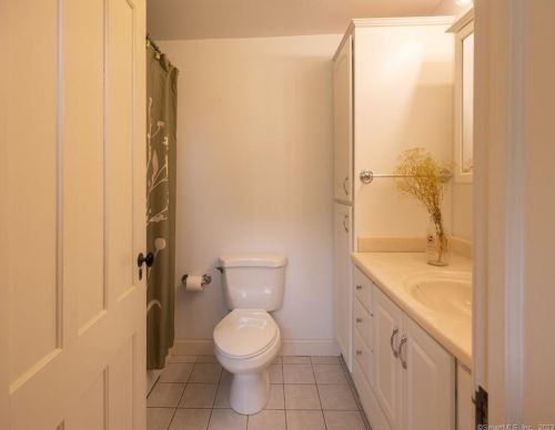 123 Skokorat St, Seymour CT 06483-3838 exterior