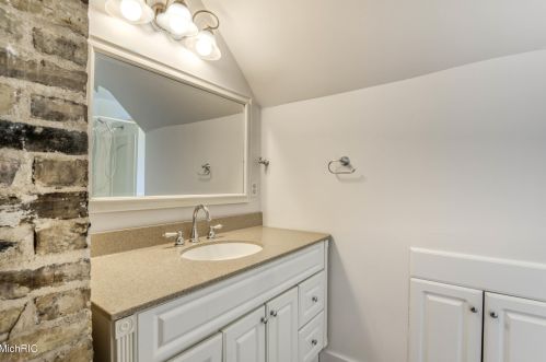 25 Elmwood, Grand Rapids MI 49505-4777 exterior