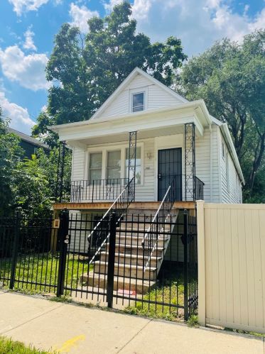 7030 Hermitage Ave, Chicago, IL 60636-3312