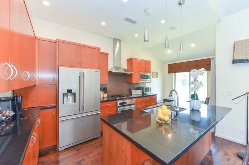 2926 Barrington Ct, Fullerton, CA 92831-2208