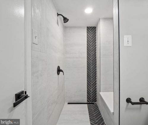 11839 Enid Dr, Rockville MD 20854-3454 exterior