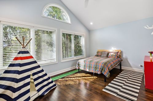 2326 Charleston St, Chicago IL 60647-4112 exterior