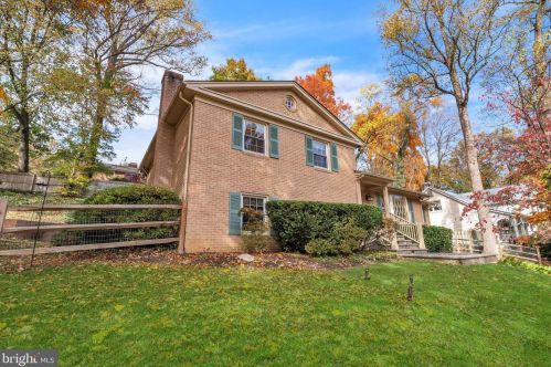 2124 Edgewater Pkwy, Silver Spring MD  20903-1210 exterior