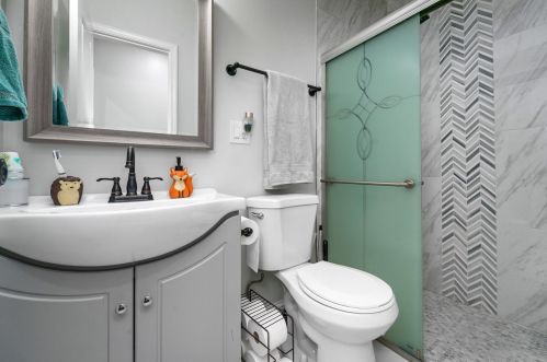 8354 Kilpatrick Ave, Chicago IL 60652-3517 exterior