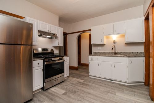 4608 39th St, Milwaukee WI  53209-5860 exterior