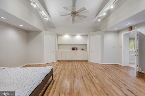 1633 Martha Ter, Rockville MD 20852-4133 exterior