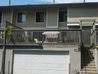 1206 Trailwood, Hopkins MN  55343-7916 exterior