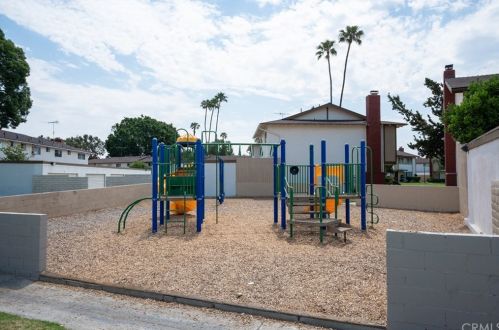 1722 Mitchell Ave, Tustin CA  92780-6321 exterior