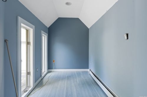 123 Winding St, Huntington Station NY 11746 exterior