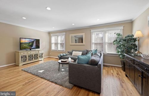 10205 Arizona Cir, Bethesda MD 20817-1227 exterior