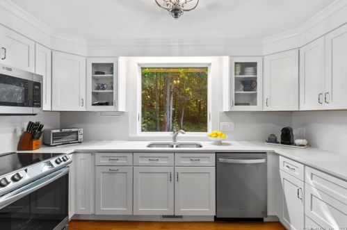 25 Coventry Ln, Torrington CT 06791-2414 exterior