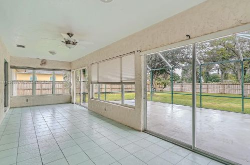 5205 Feather Crk Dr, Fort Pierce FL 34951-2327 exterior