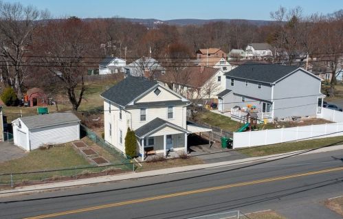 232 Dale St, Chicopee, MA 01020-1242