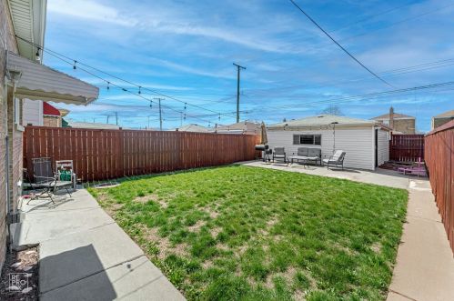 9834 Frst Ave, Chicago IL 60628-1437 exterior