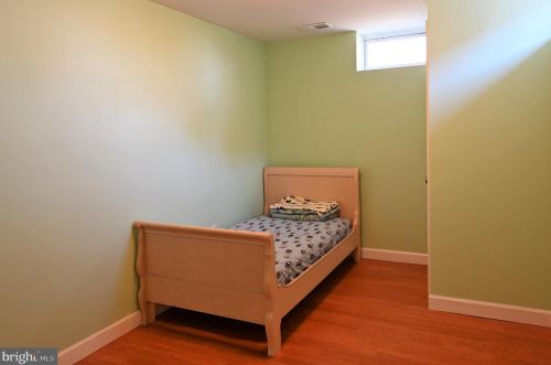 87 Leavitt Ln, Princeton NJ 08540-3921 exterior