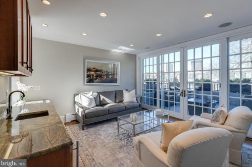 2101 Delancey St, Philadelphia PA 19103-6408 exterior