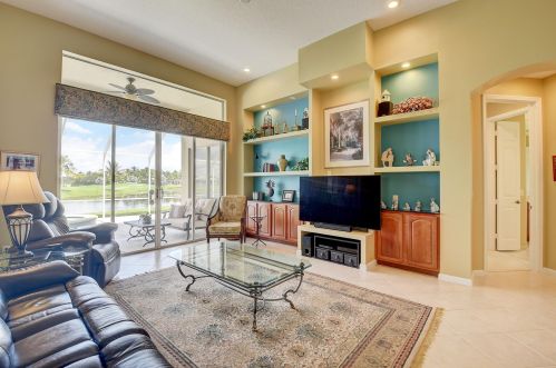 6791 Southport Dr, Boynton Beach FL 33472-6915 exterior