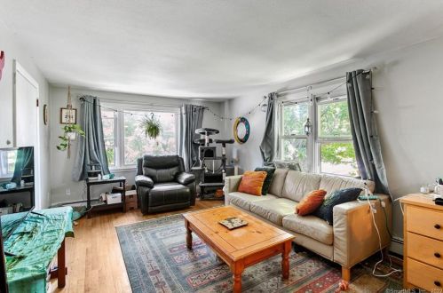 60 Hudson St, Manchester CT  06042-3102 exterior