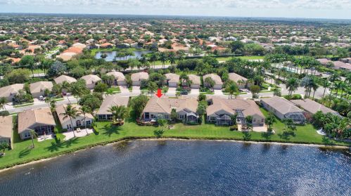 6947 Southport Dr, Boynton Beach FL 33472-6901 exterior