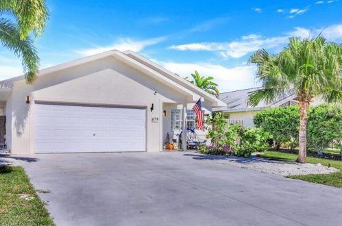 679 96 Ave, Naples FL 34108-2463 exterior