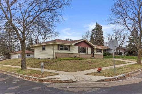 9826 Langlade St, Milwaukee WI 53225-1014 exterior