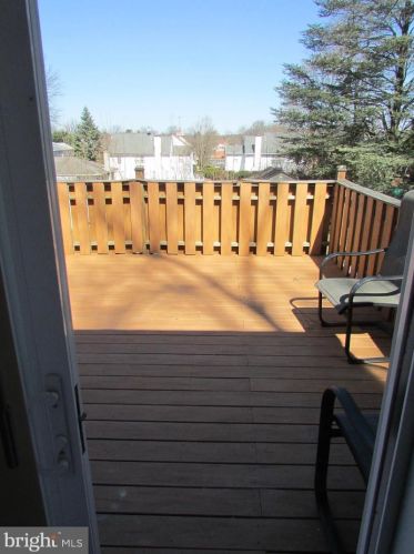 737 Byberry Rd, Philadelphia PA 19154-1842 exterior