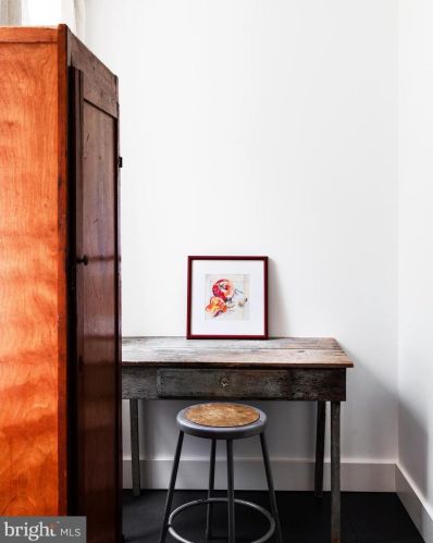 2026 Howard St, Philadelphia PA 19148-3334 exterior