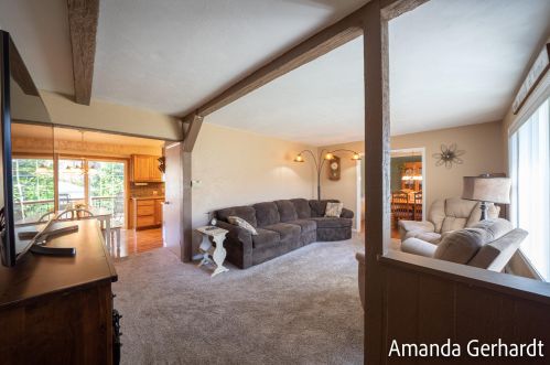 215 Mcconnell Ave, Meskegon, MI 49445-2762