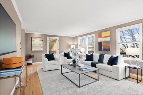 17 Blue Mtn Rdg, Norwalk CT 06851-2901 exterior