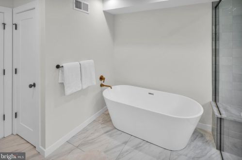 959 Marshall St, Philadelphia PA 19122 exterior