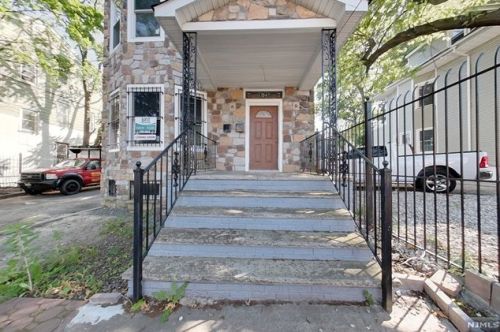 114 Scheerer Ave, Newark NJ  07112-2114 exterior