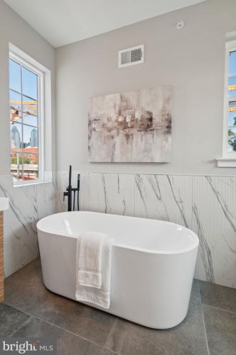 2200 Kater St, Philadelphia PA 19146-1139 exterior