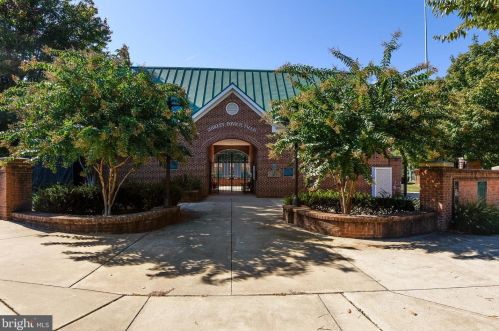 10316 Gainsborough Rd, Rockville MD 20854-4043 exterior