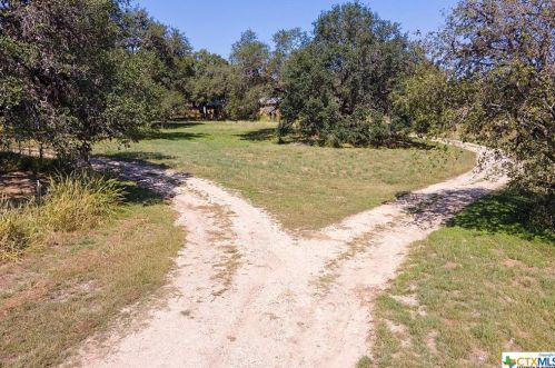 1740 Knl Schwope Rd, Spring Branch TX 78070-6213 exterior