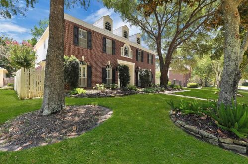 1810 Mountain Aspen Ln, Humble TX 77345-1942 exterior