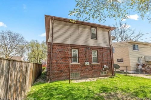 17213 Wood St, Melvindale MI 48122-2200 exterior