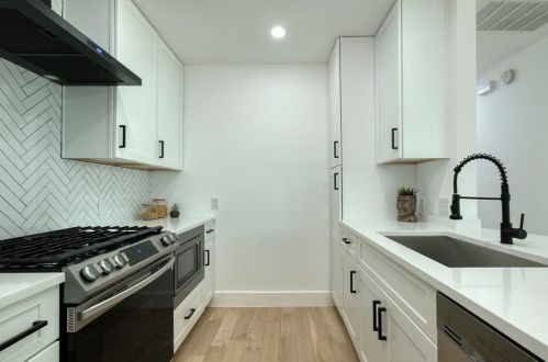 1113 Estes Ave, Austin TX 78721-2629 exterior