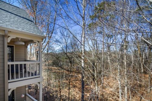 1011 Camden Ct, Atlanta, GA 30327-4276