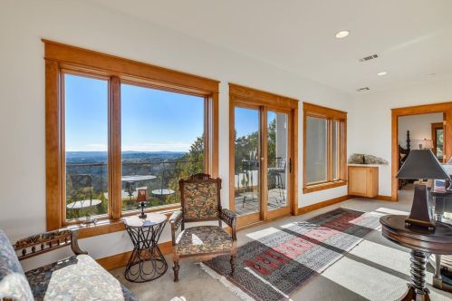 610 Crystal Crk Dr, Austin TX 78746-4728 exterior