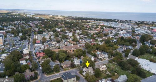 151 Kings Hwy, Lewes DE 19958-1418 exterior